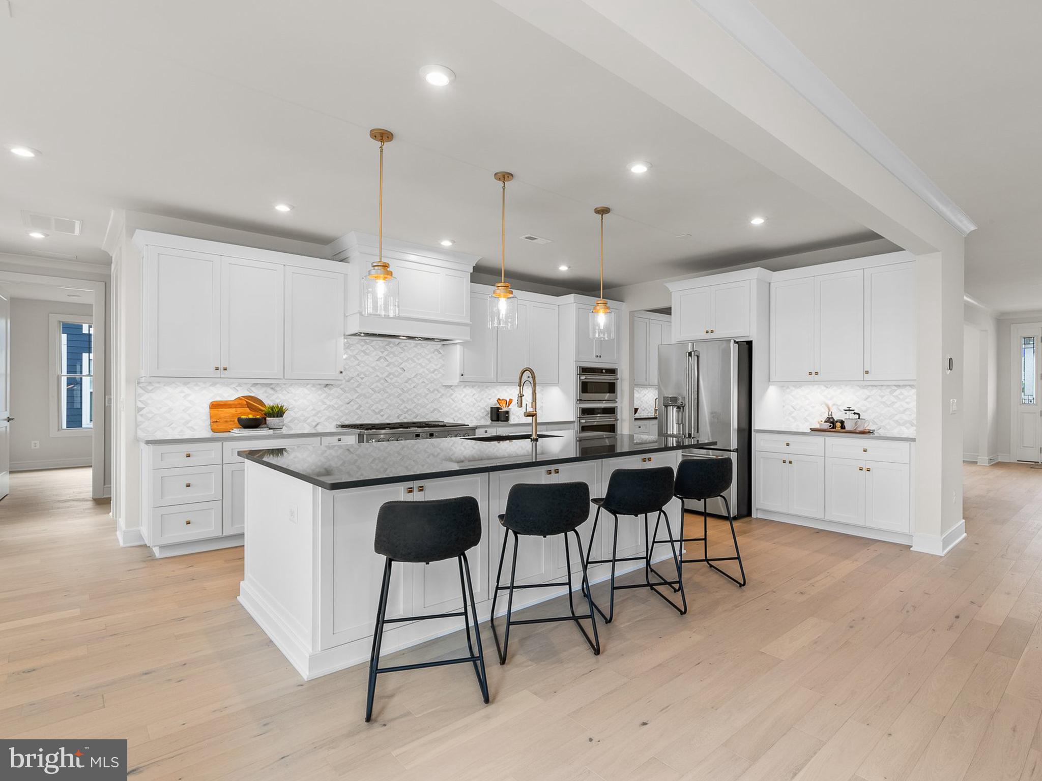 1004 Kalaris Pl SE