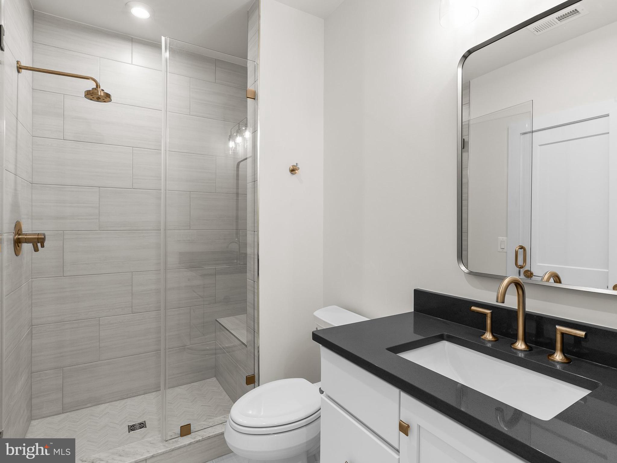 1004 Kalaris Pl SE
