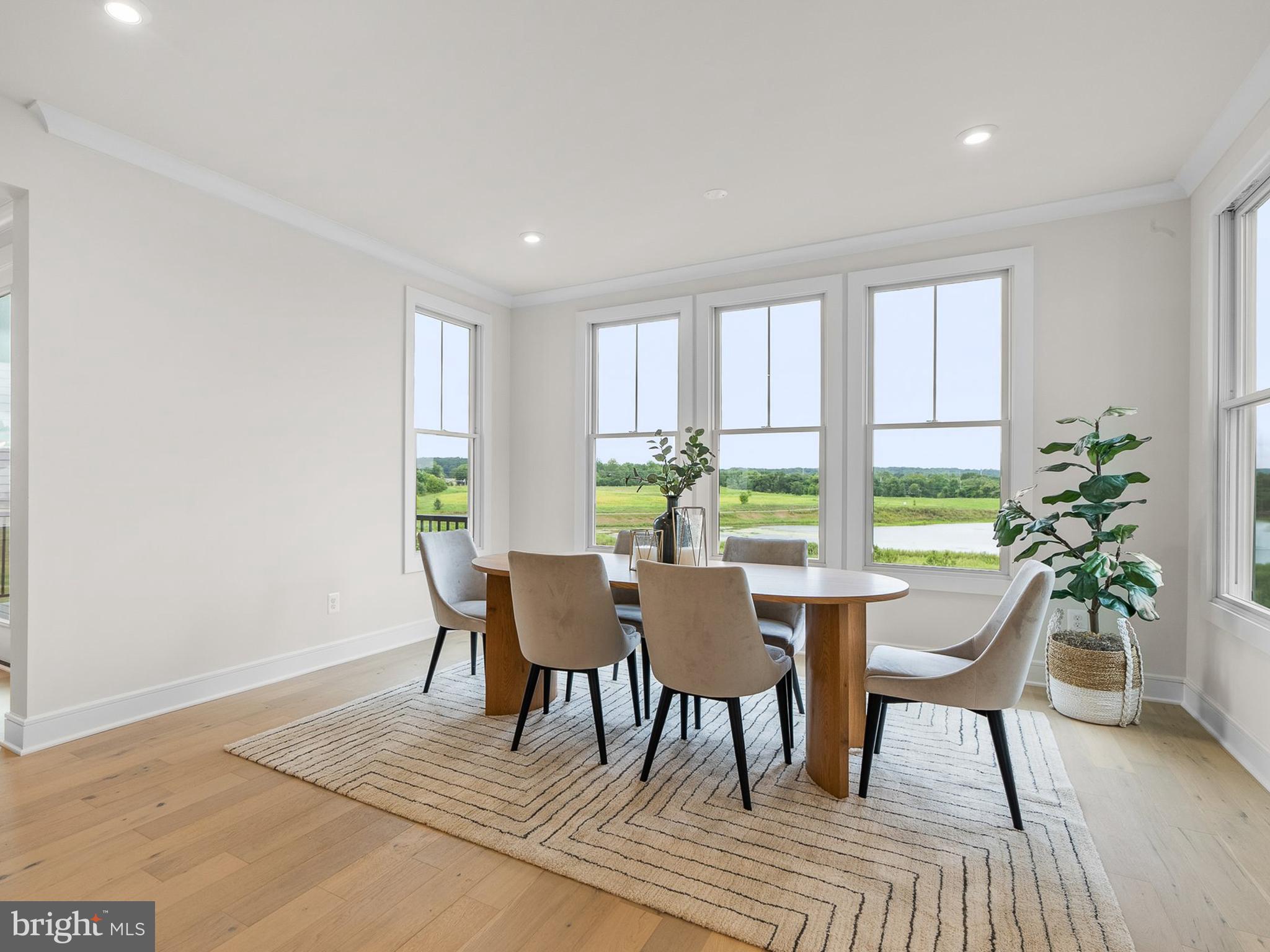 1004 Kalaris Pl SE