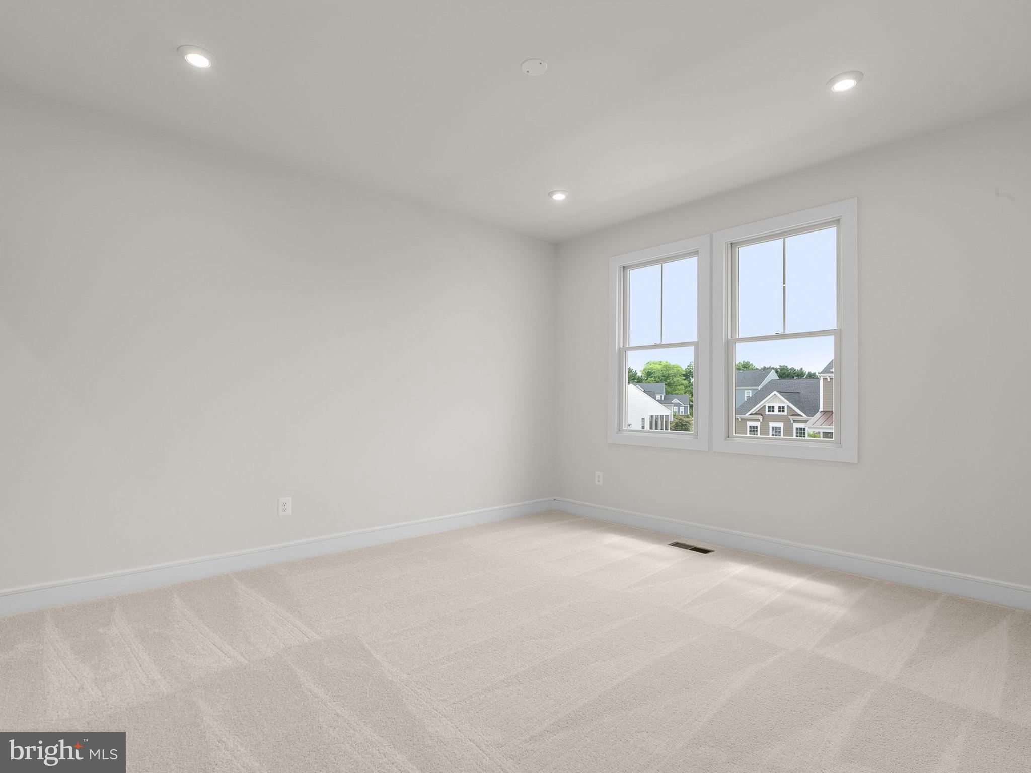 1004 Kalaris Pl SE
