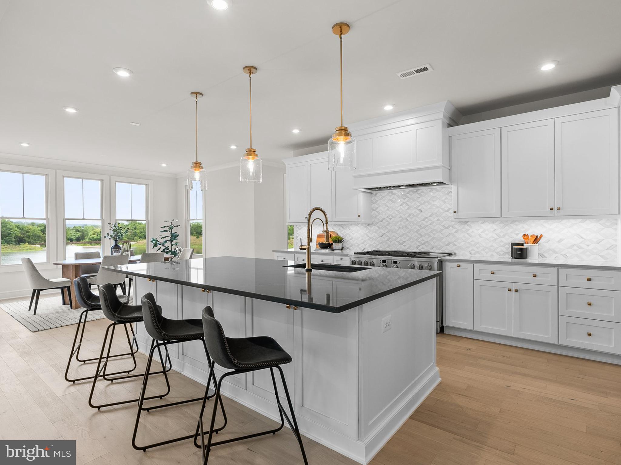 1004 Kalaris Pl SE