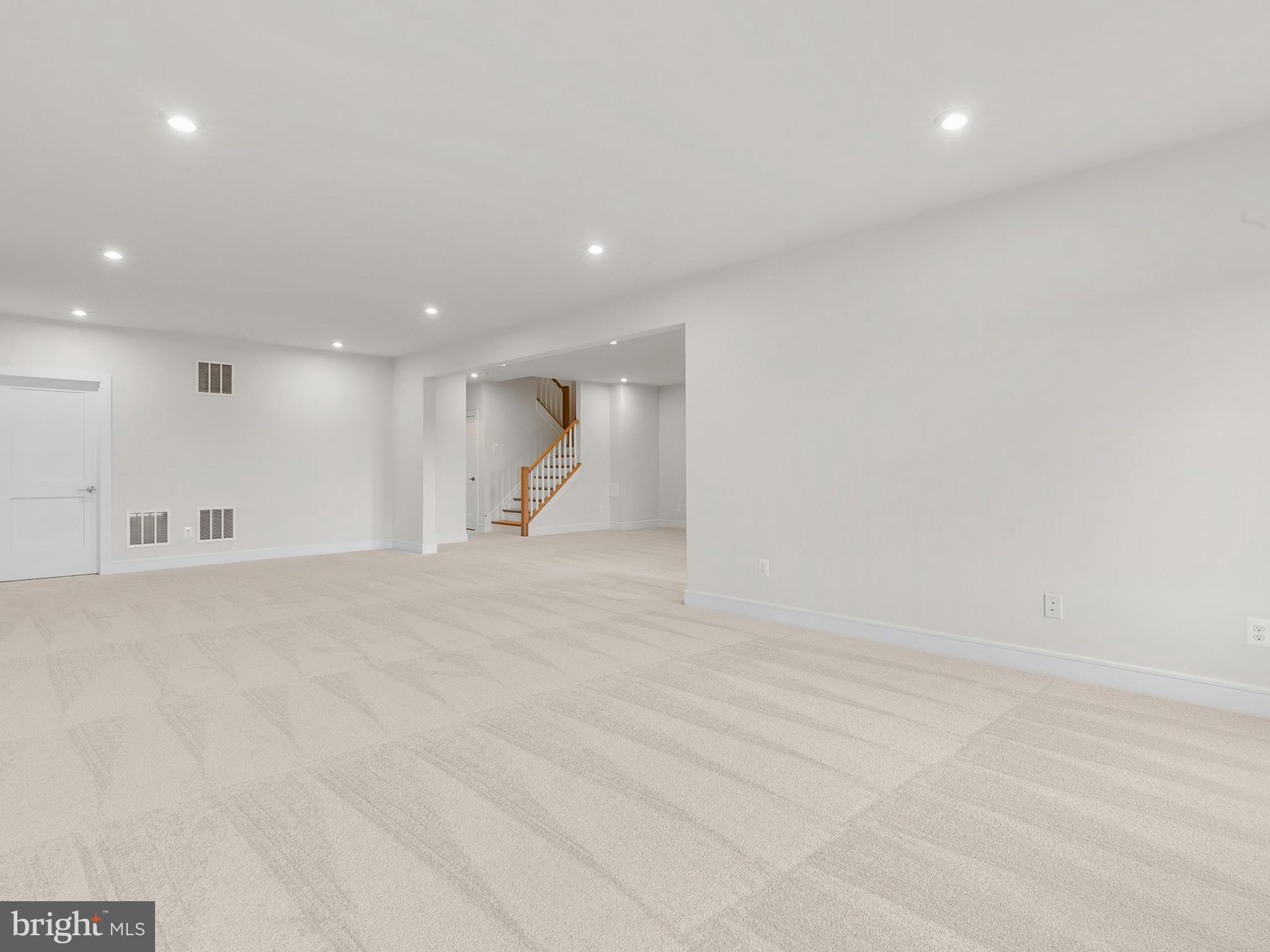 1004 Kalaris Pl SE