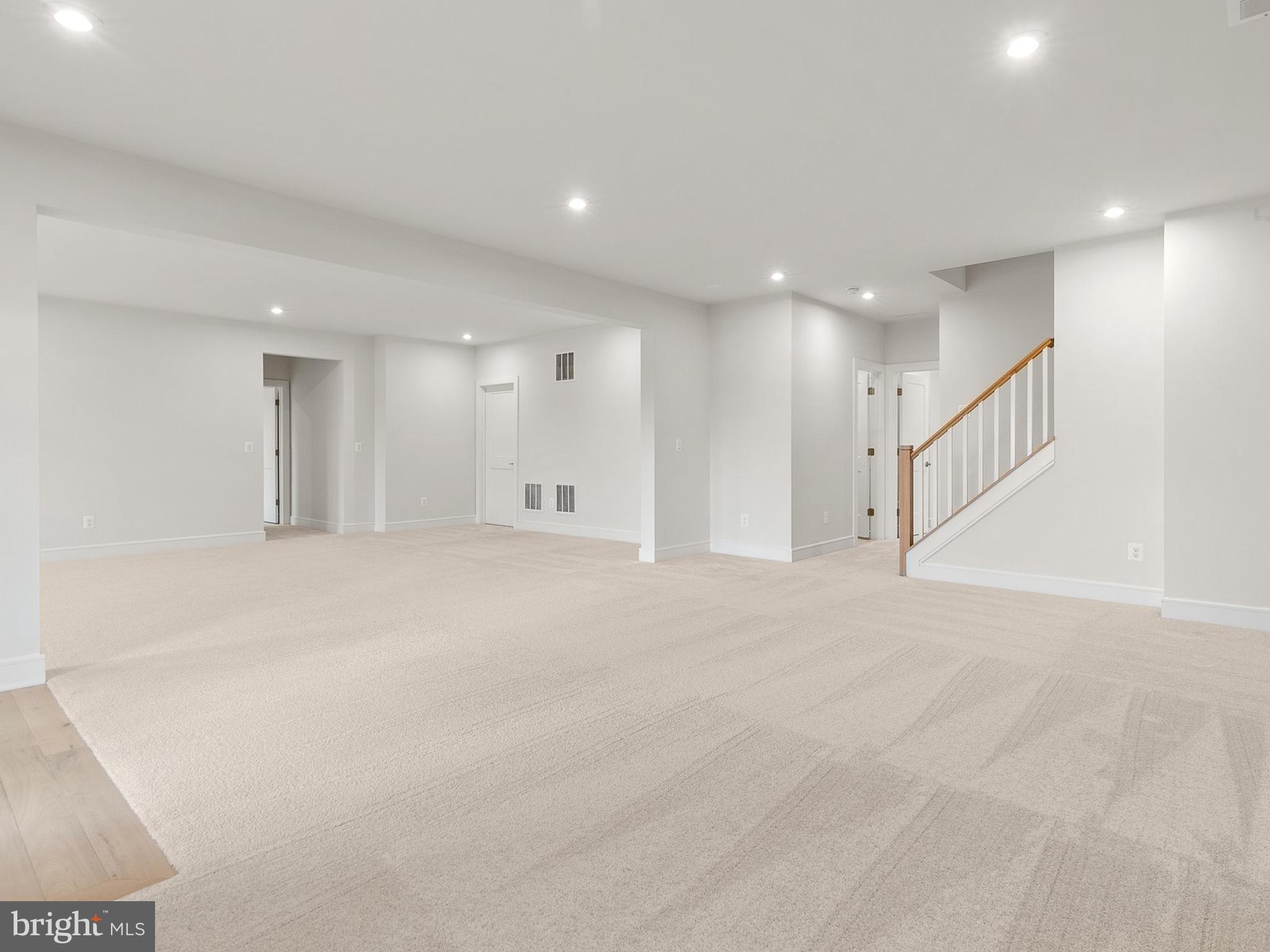 1004 Kalaris Pl SE
