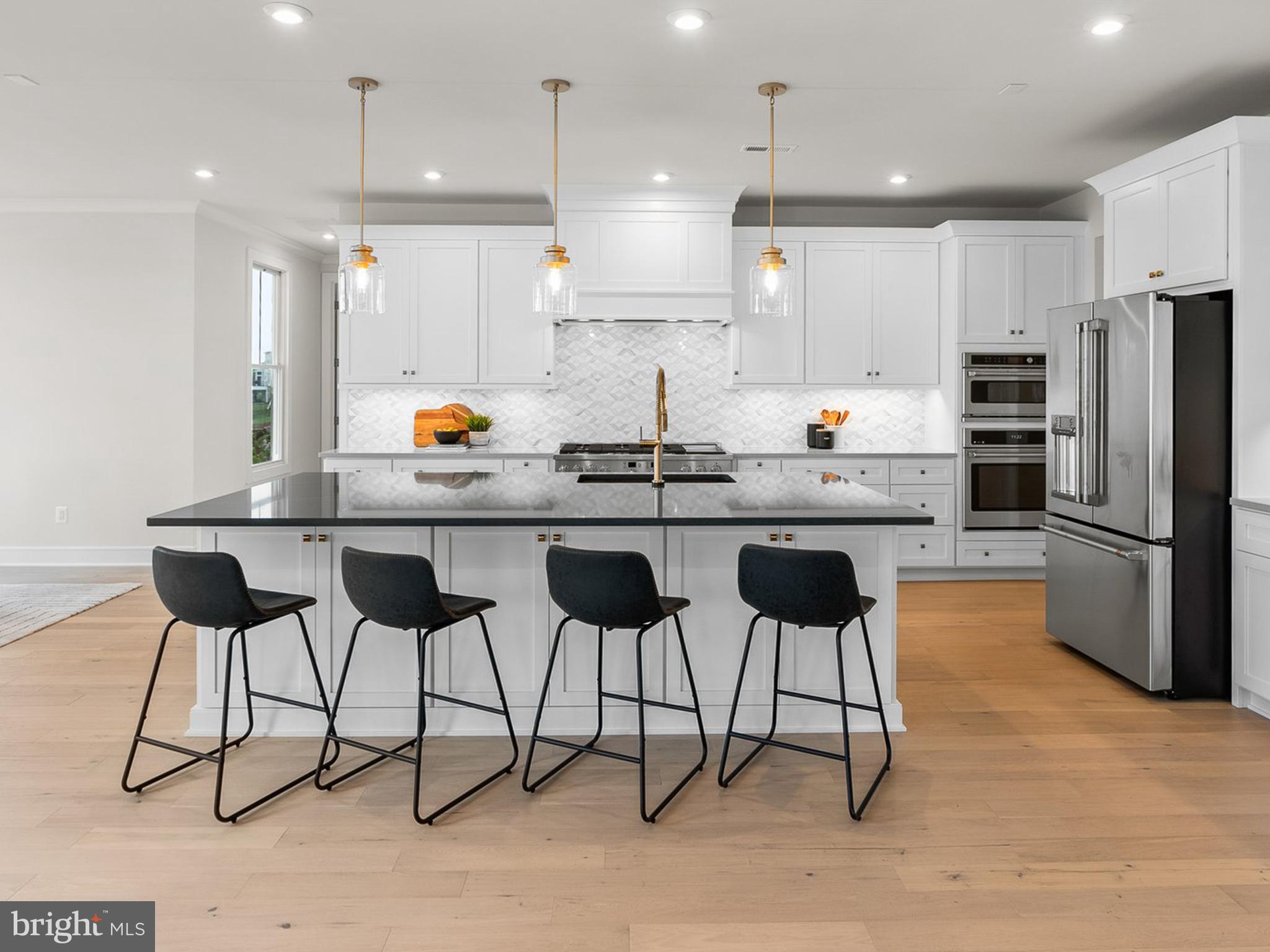 1004 Kalaris Pl SE
