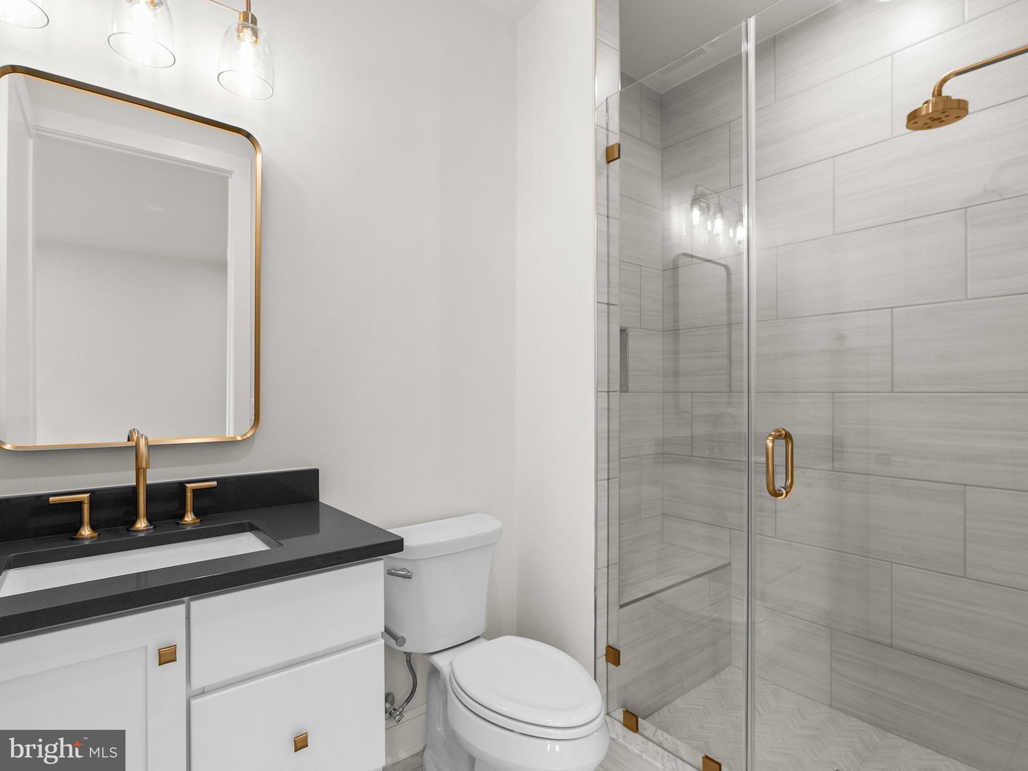1004 Kalaris Pl SE