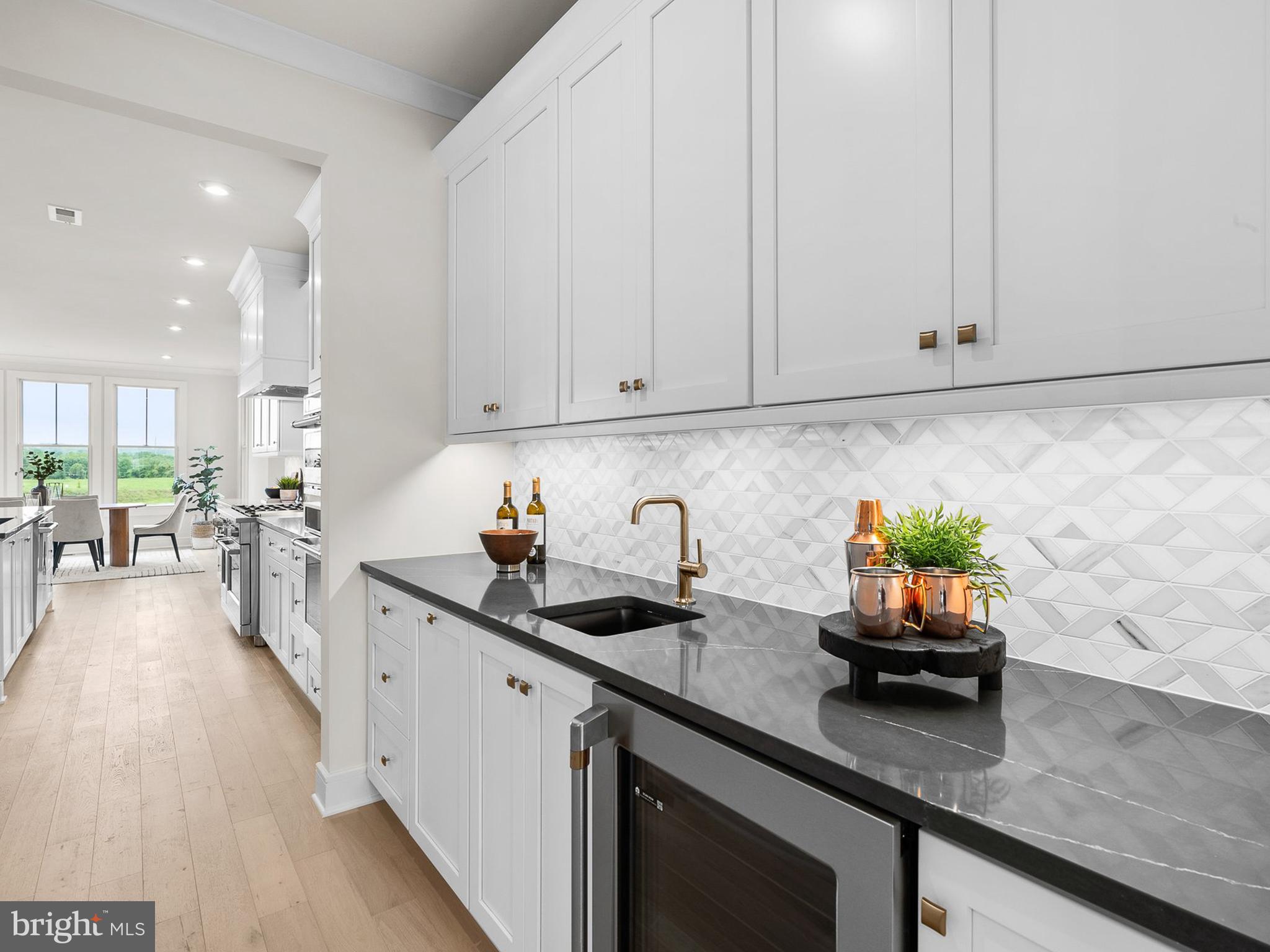 1004 Kalaris Pl SE