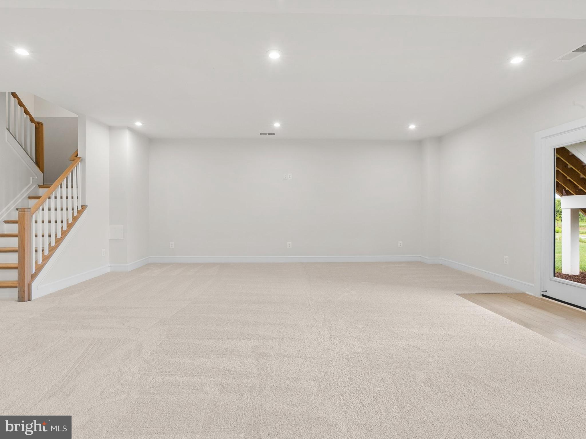 1004 Kalaris Pl SE