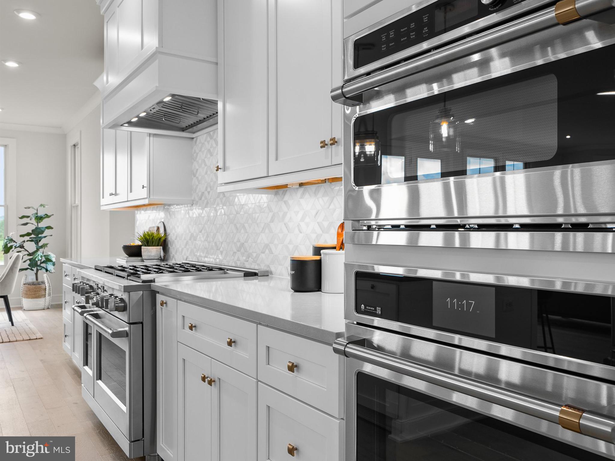 1004 Kalaris Pl SE