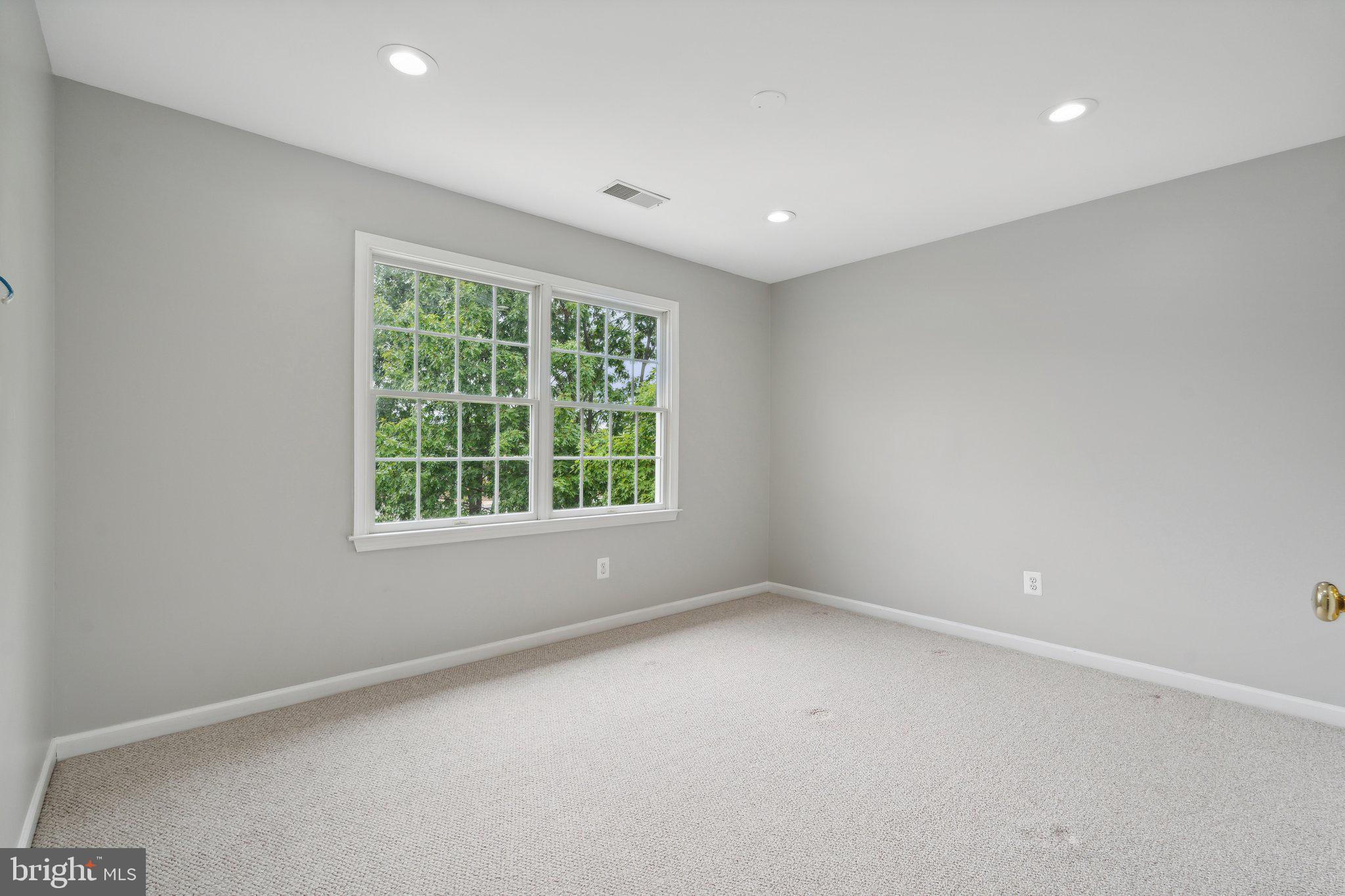 43464 Lucketts Bridge Cir