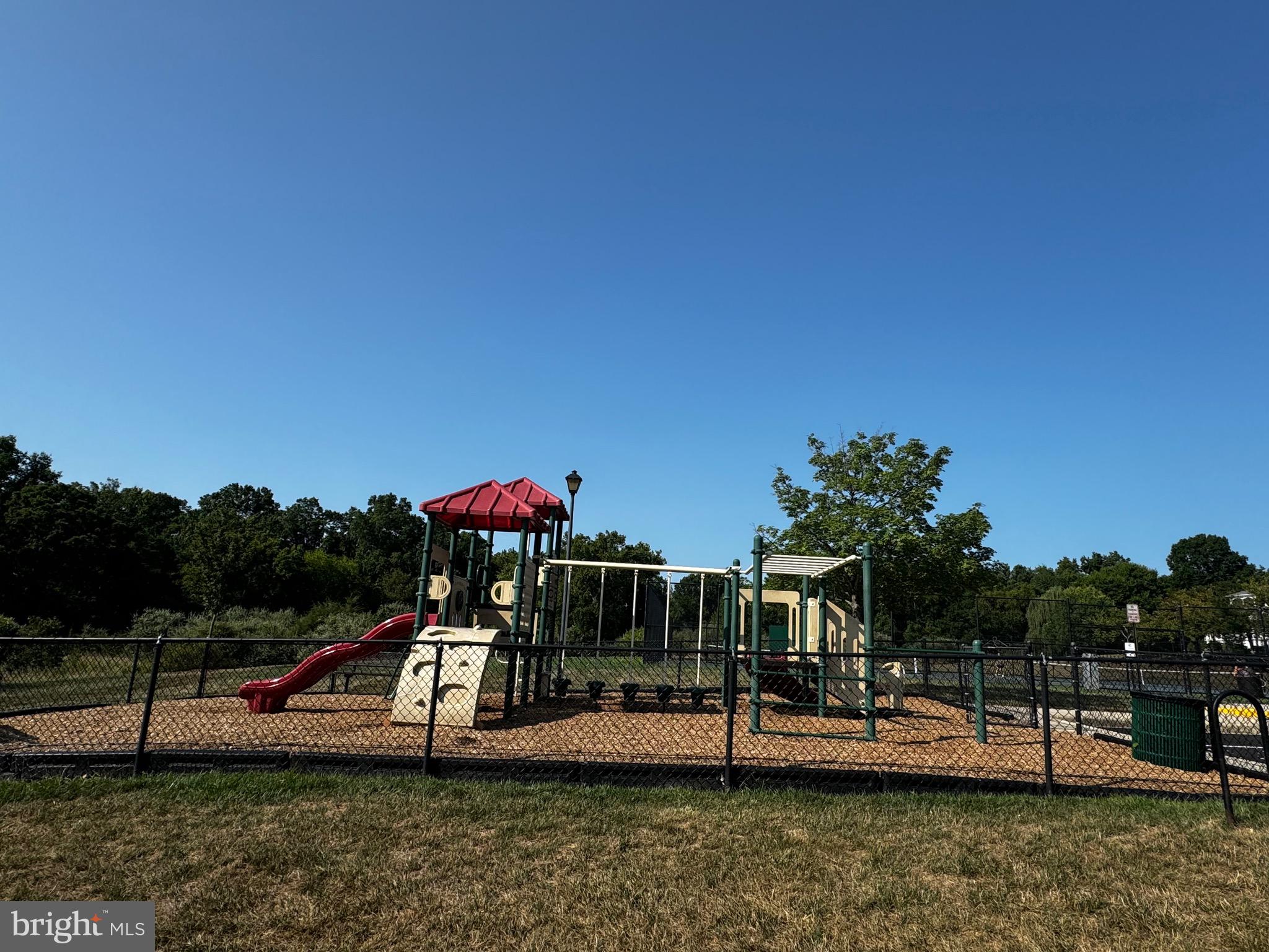 43464 Lucketts Bridge Cir