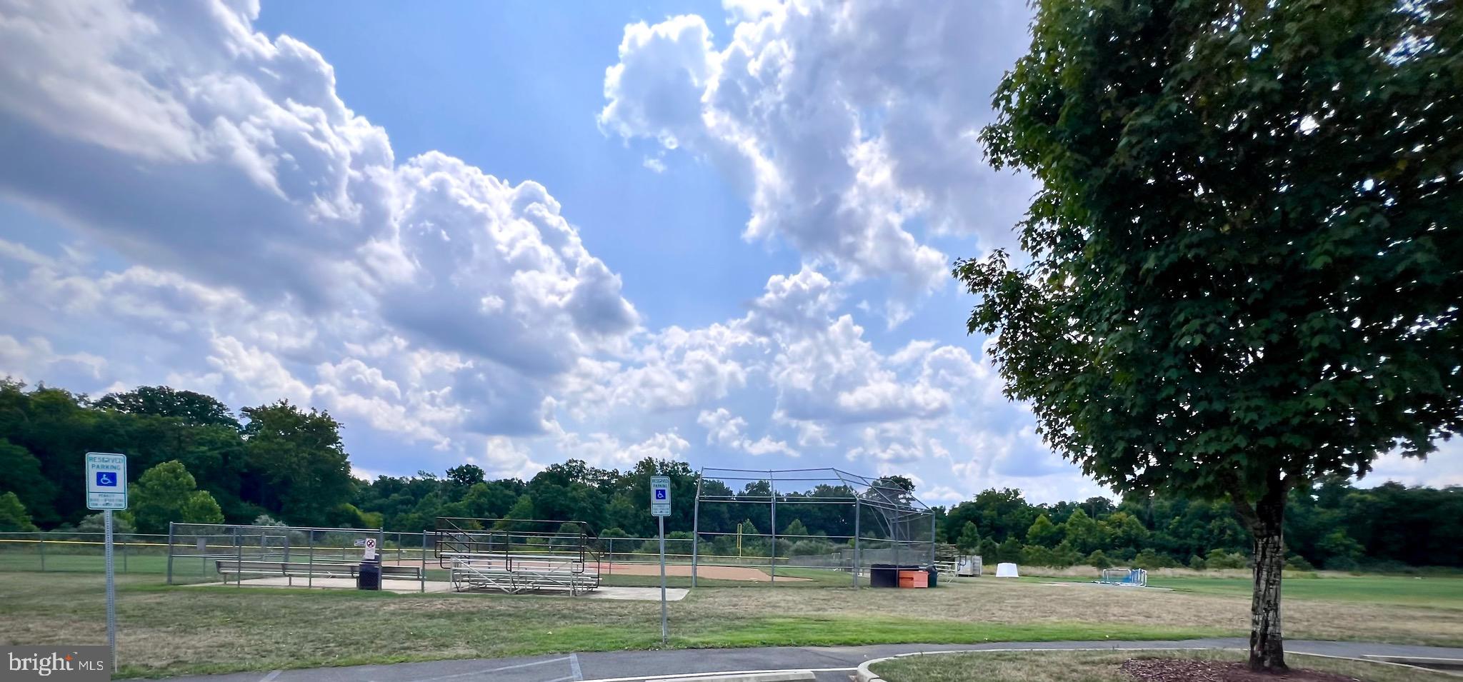 43464 Lucketts Bridge Cir