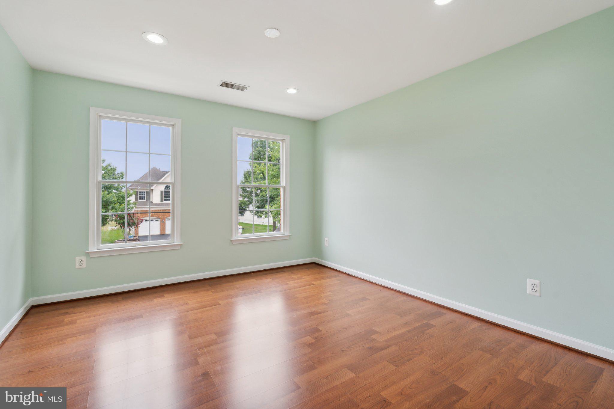 43464 Lucketts Bridge Cir