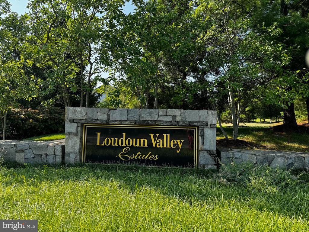 43464 Lucketts Bridge Cir