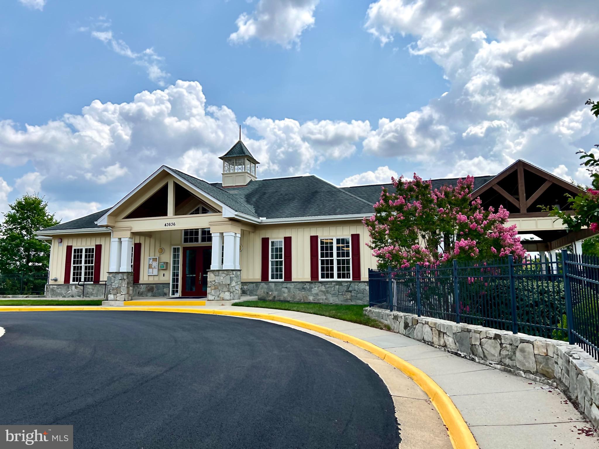 43464 Lucketts Bridge Cir