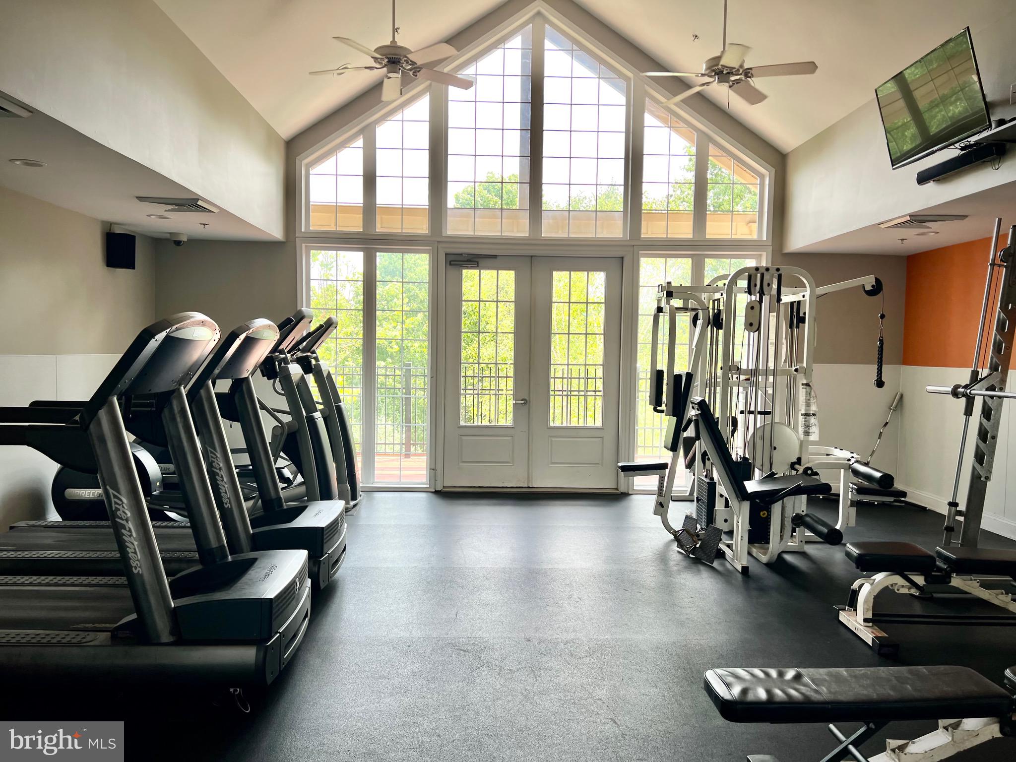 43464 Lucketts Bridge Cir