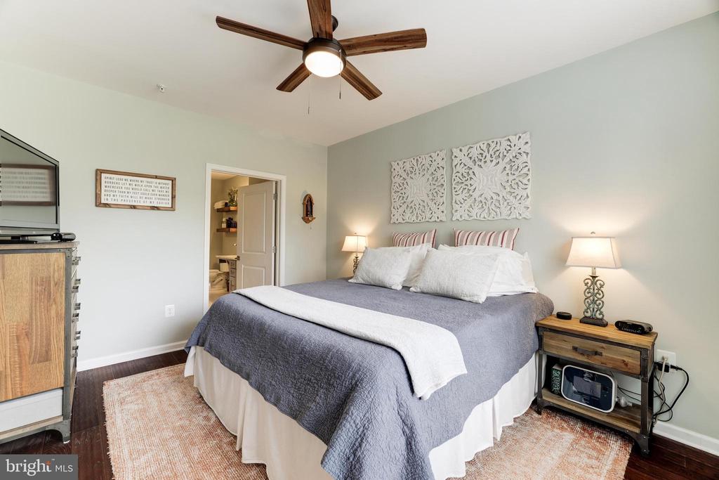 23297 Southdown Manor Ter #117