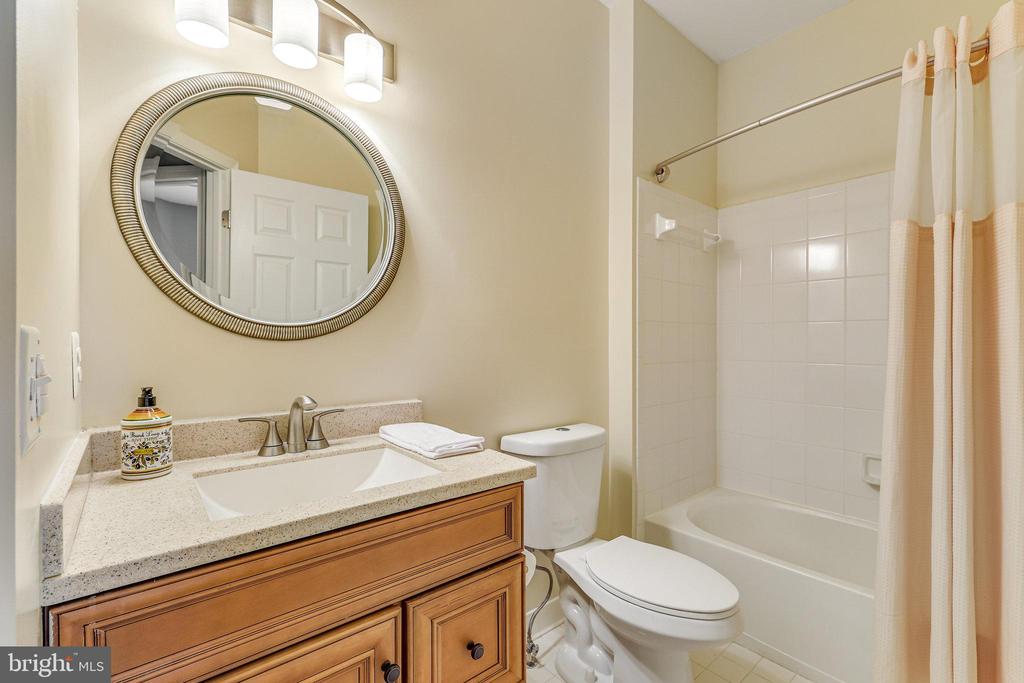 527 Gentlewood Sq