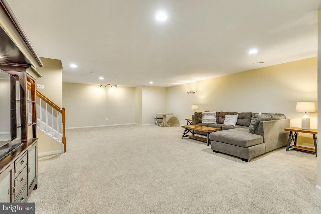 527 Gentlewood Sq