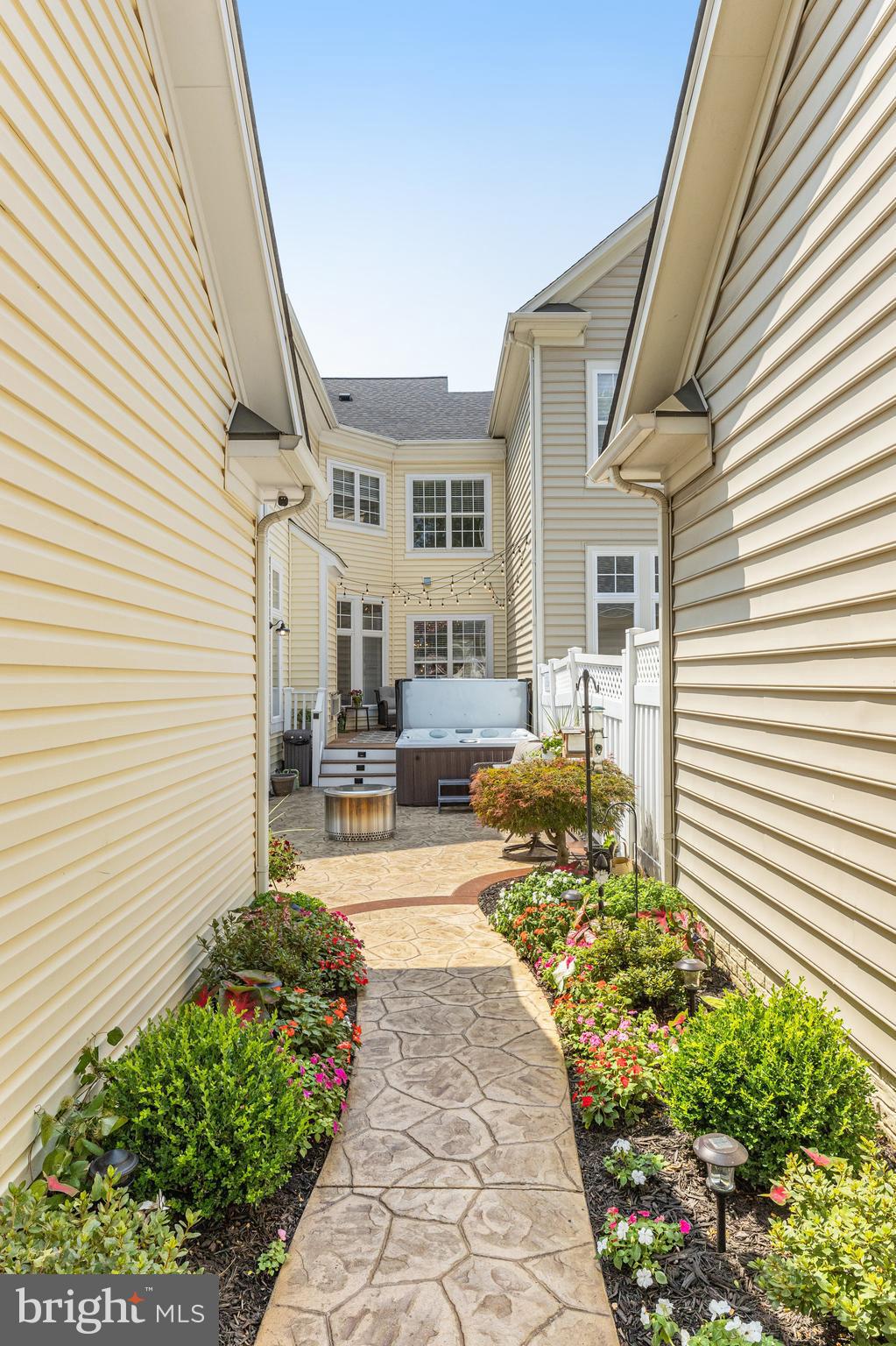 527 Gentlewood Sq