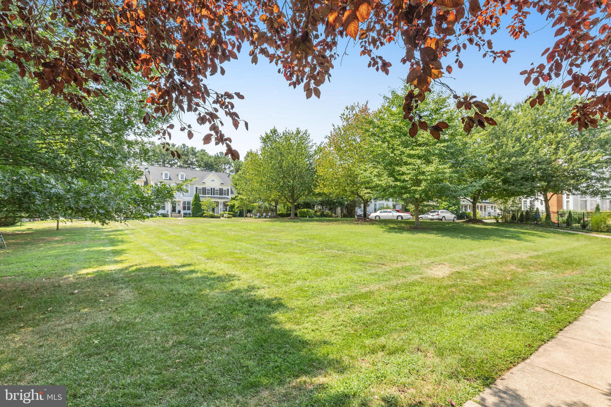 527 Gentlewood Sq