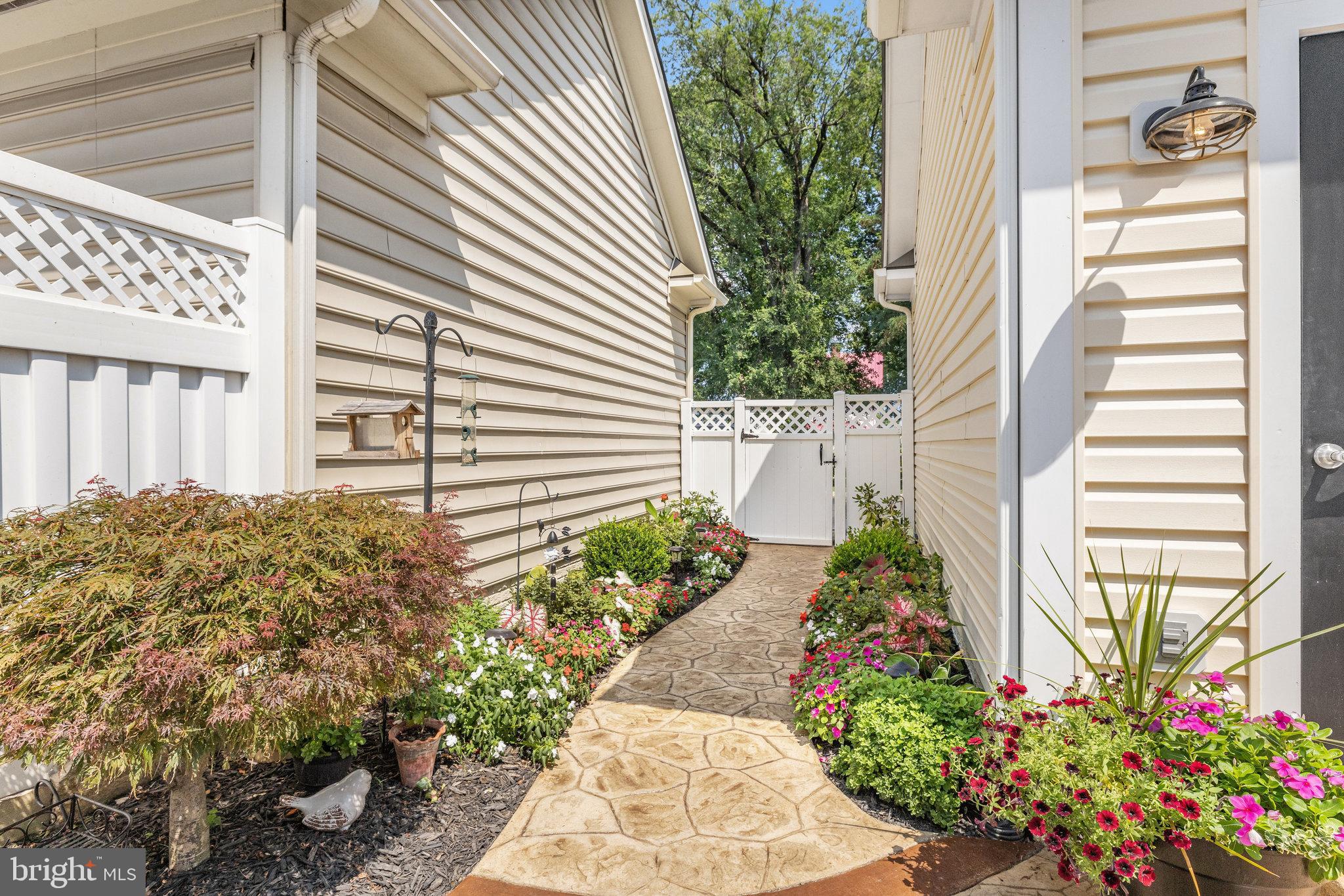 527 Gentlewood Sq