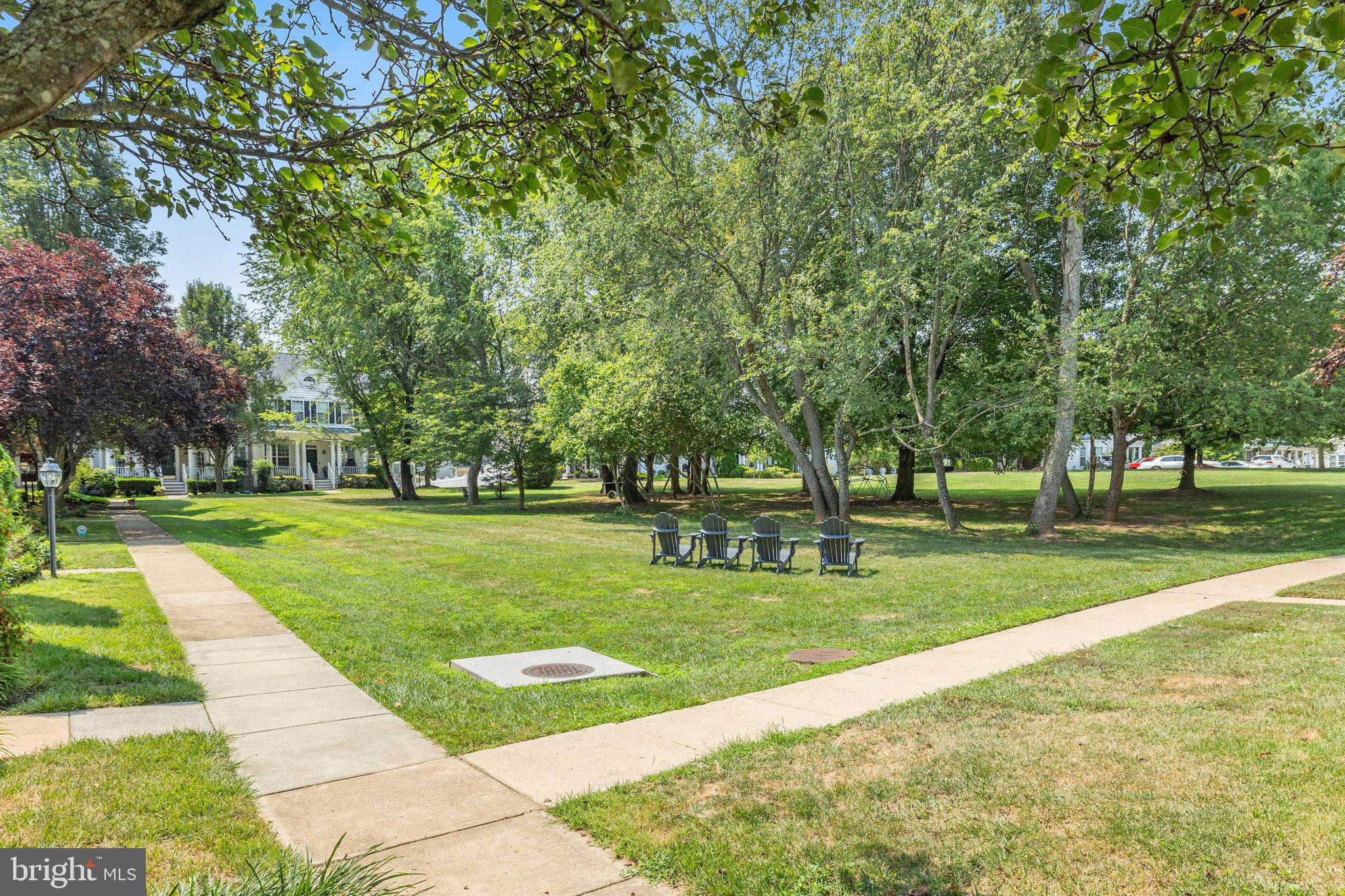 527 Gentlewood Sq
