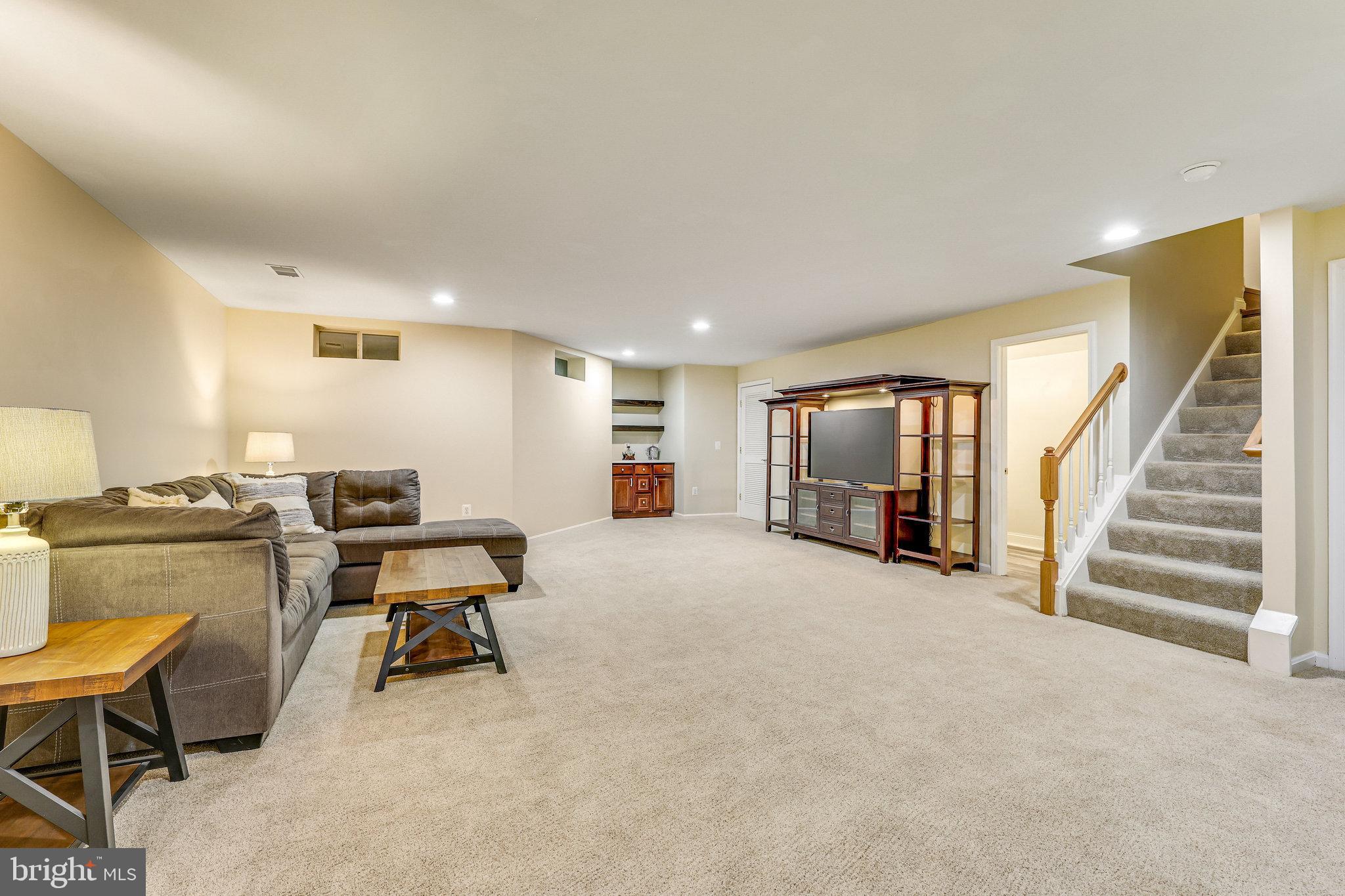 527 Gentlewood Sq