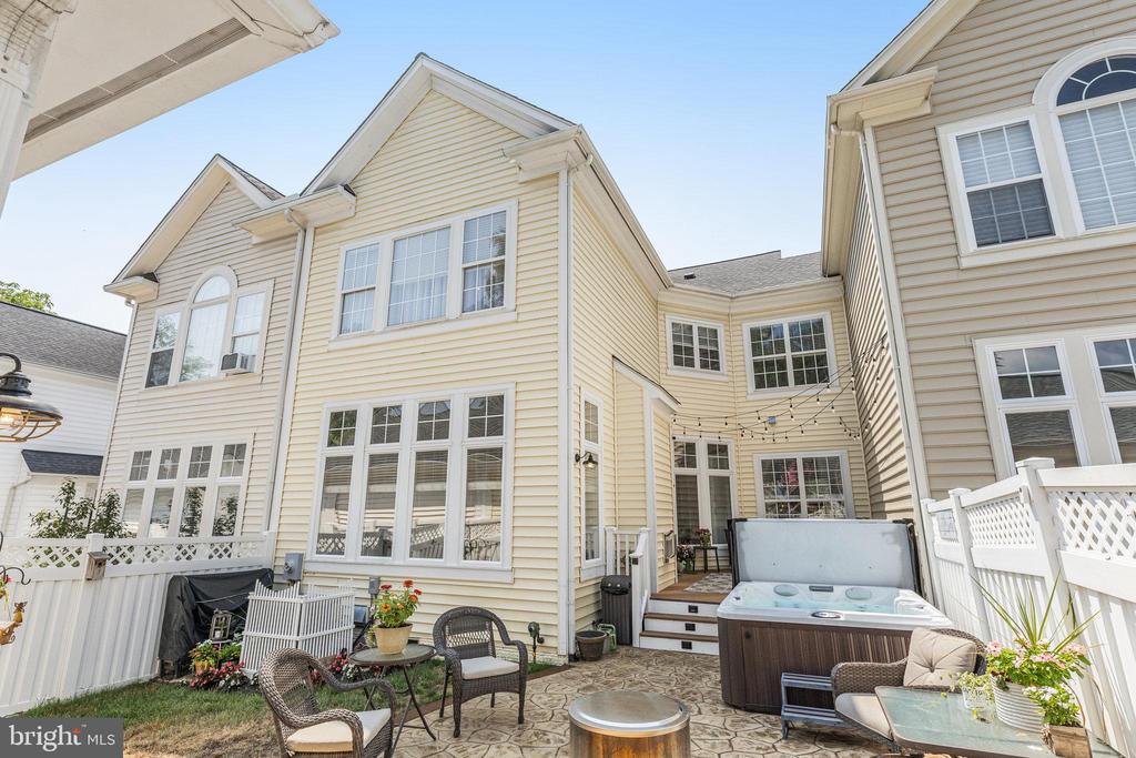 527 Gentlewood Sq