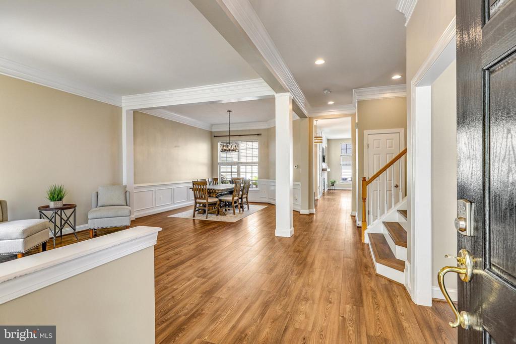 527 Gentlewood Sq