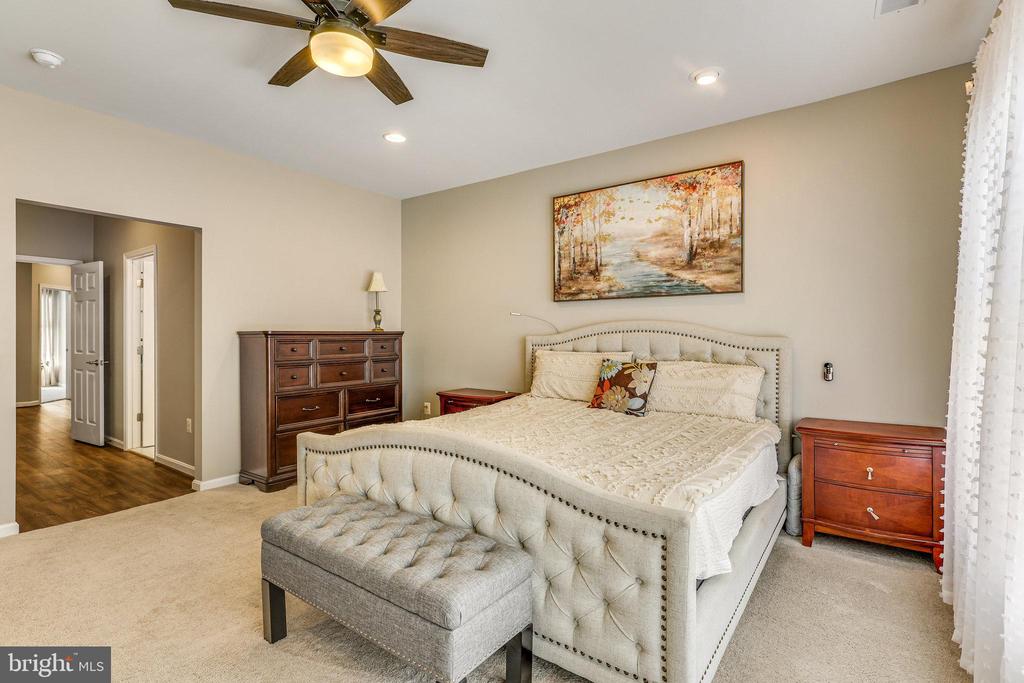 527 Gentlewood Sq