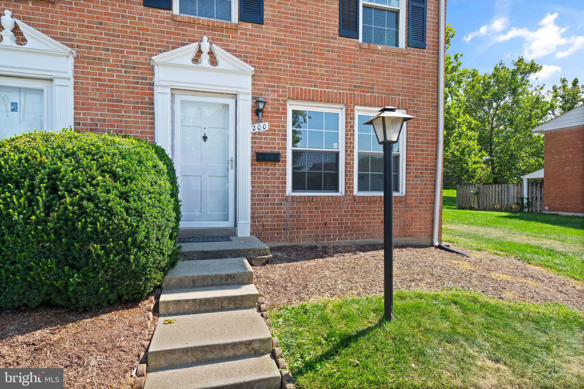 200 N Auburn Dr N