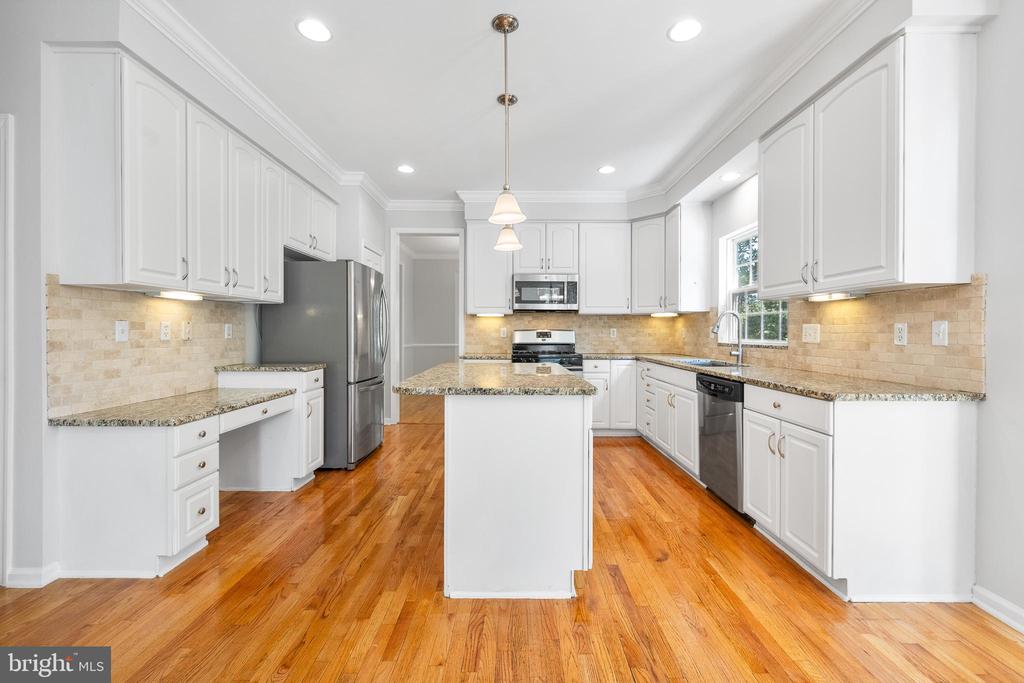 18640 Potomac Station Dr