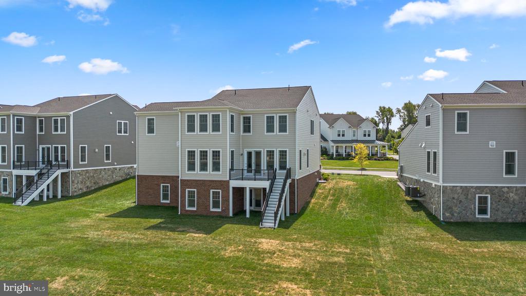 1002 Kalaris Pl SE