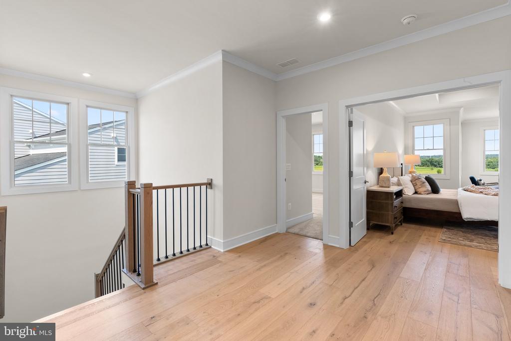 1002 Kalaris Pl SE