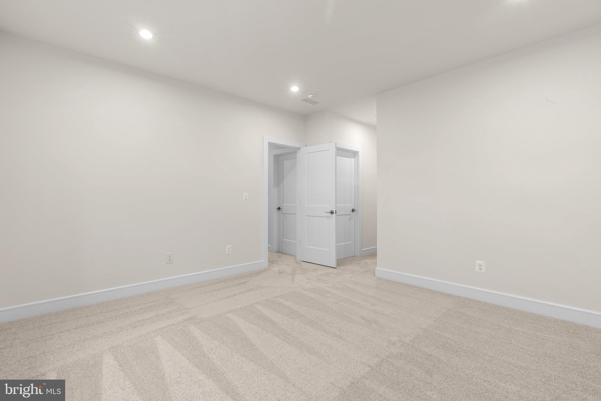 1002 Kalaris Pl SE