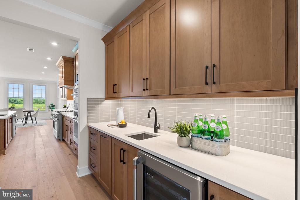 1002 Kalaris Pl SE