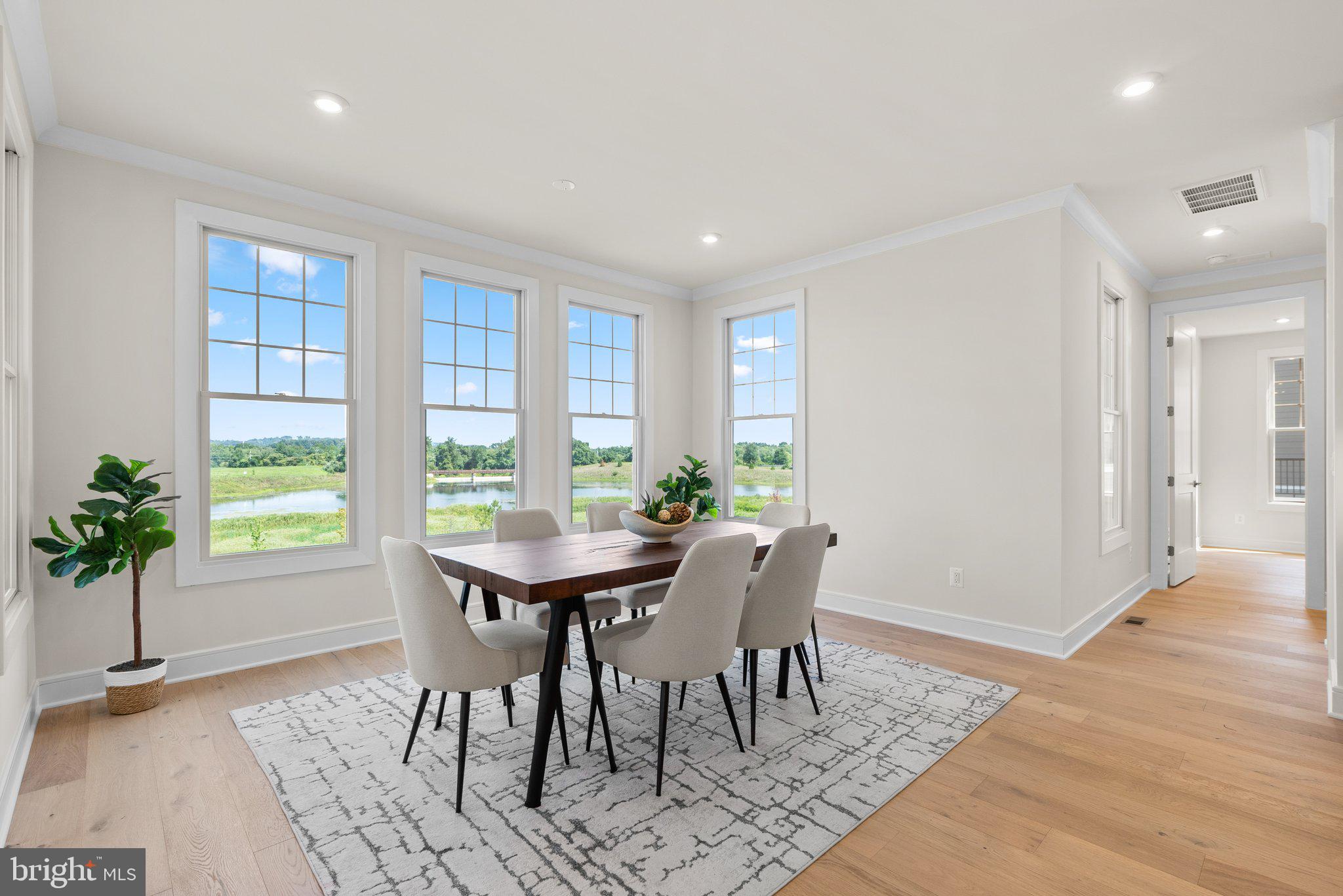 1002 Kalaris Pl SE