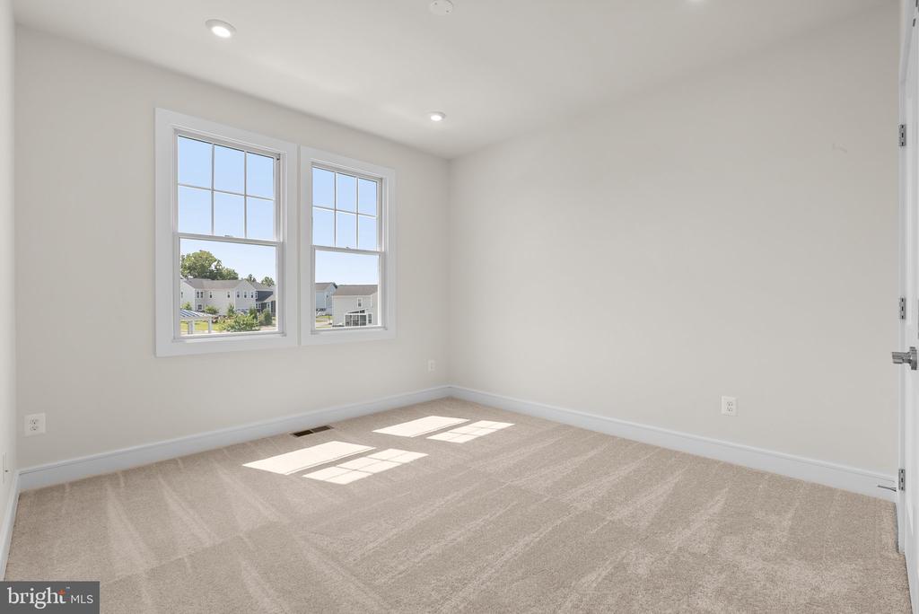1002 Kalaris Pl SE