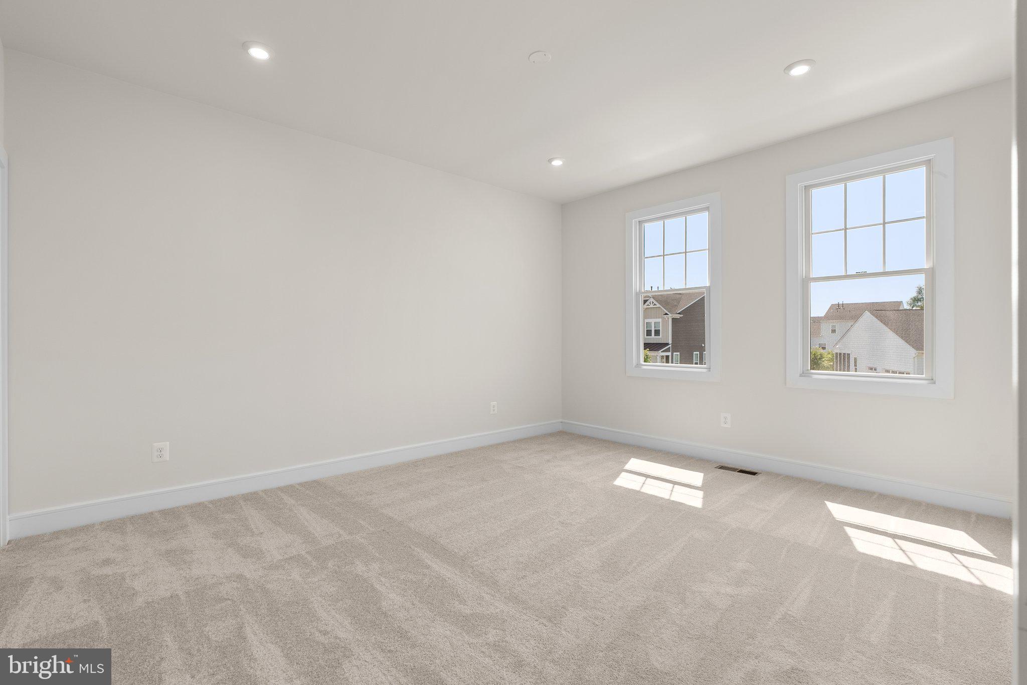 1002 Kalaris Pl SE