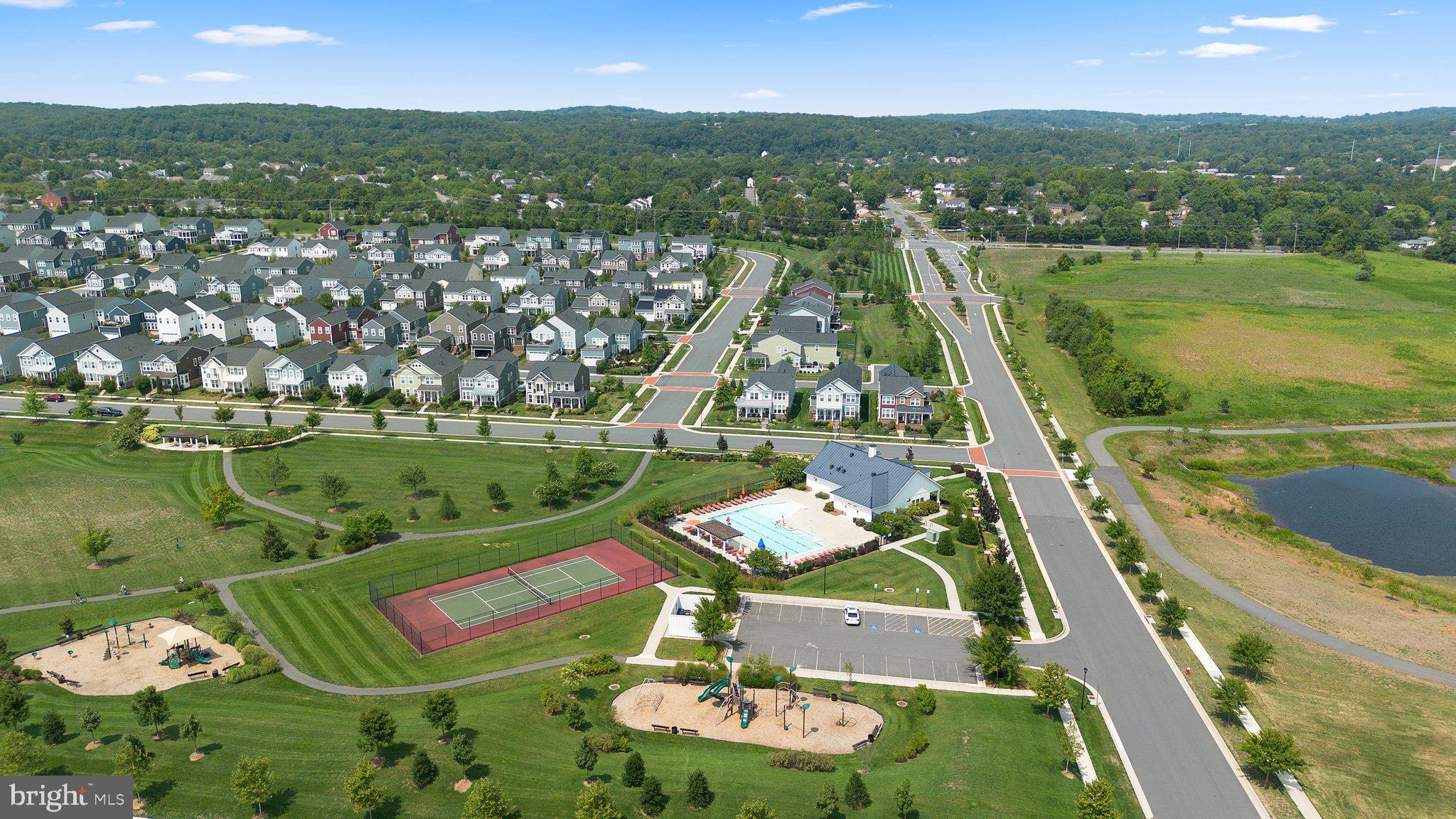 1002 Kalaris Pl SE