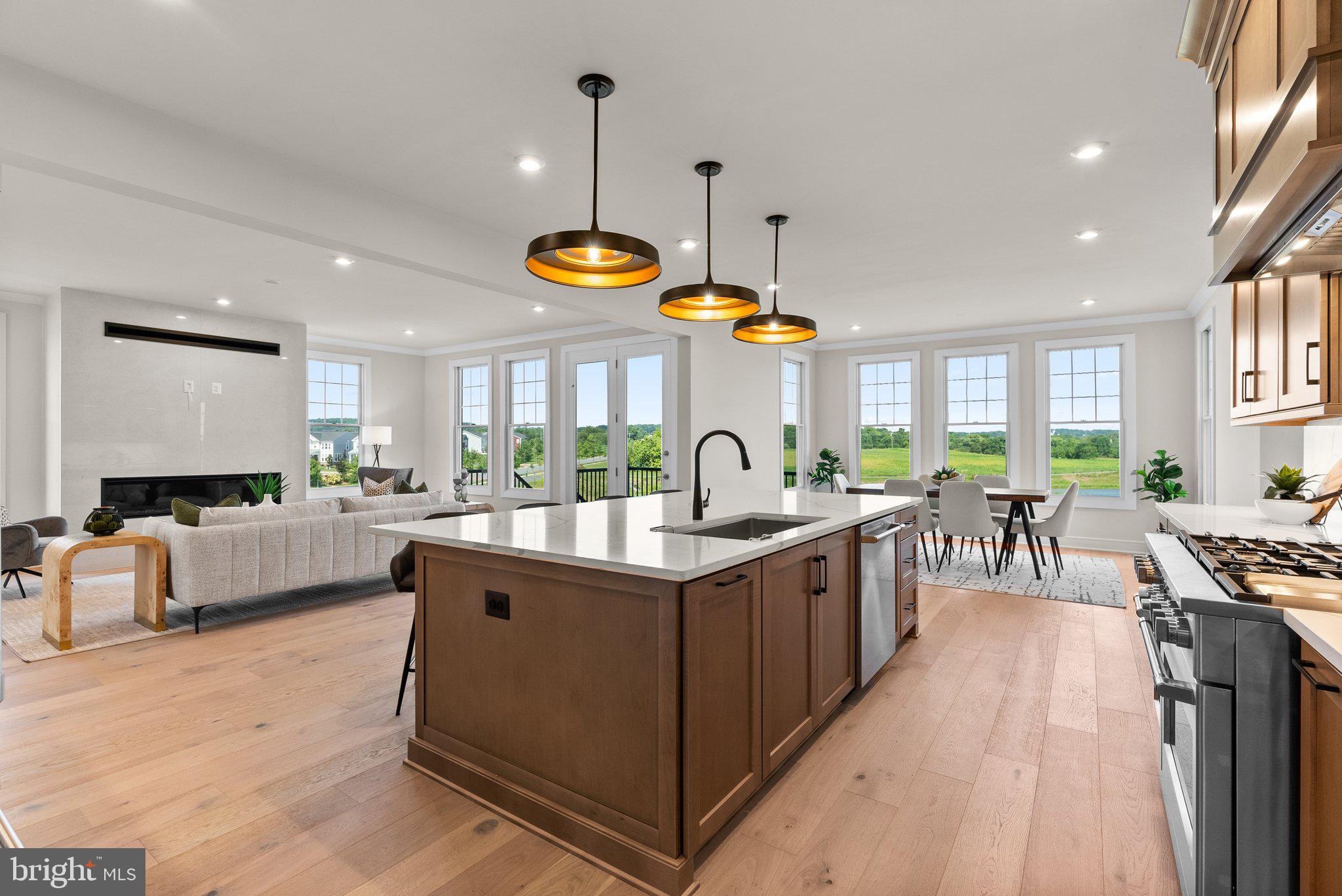 1002 Kalaris Pl SE