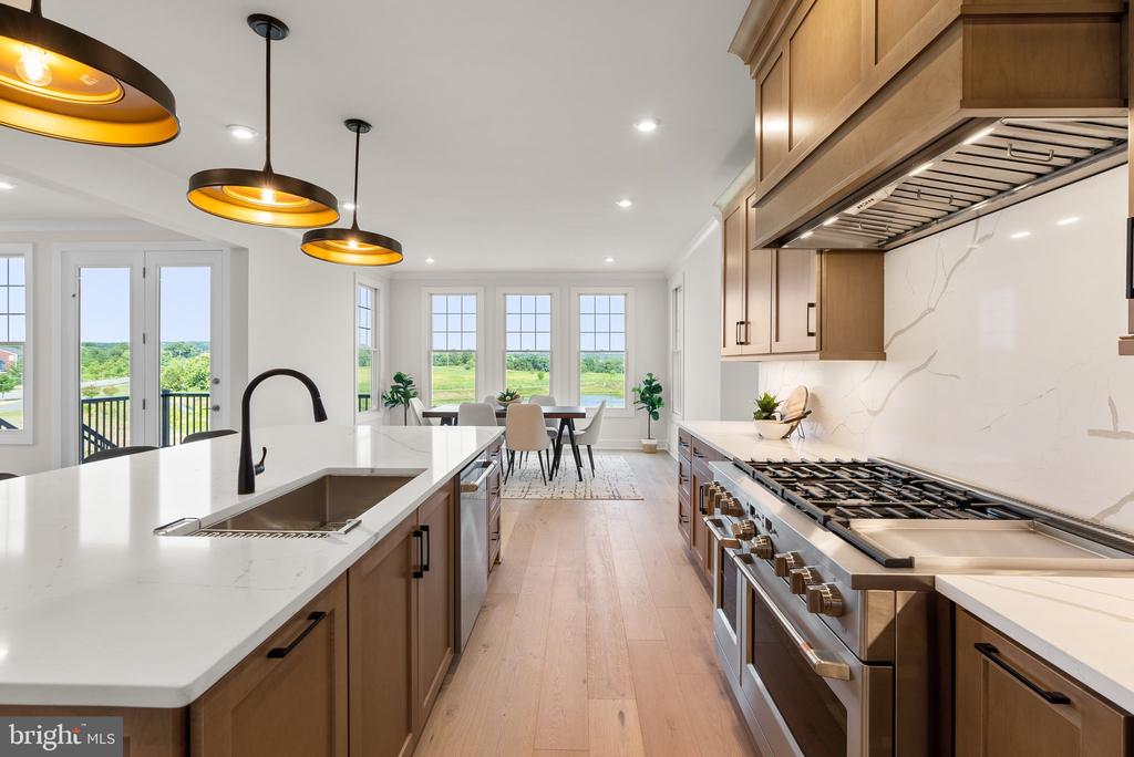 1002 Kalaris Pl SE