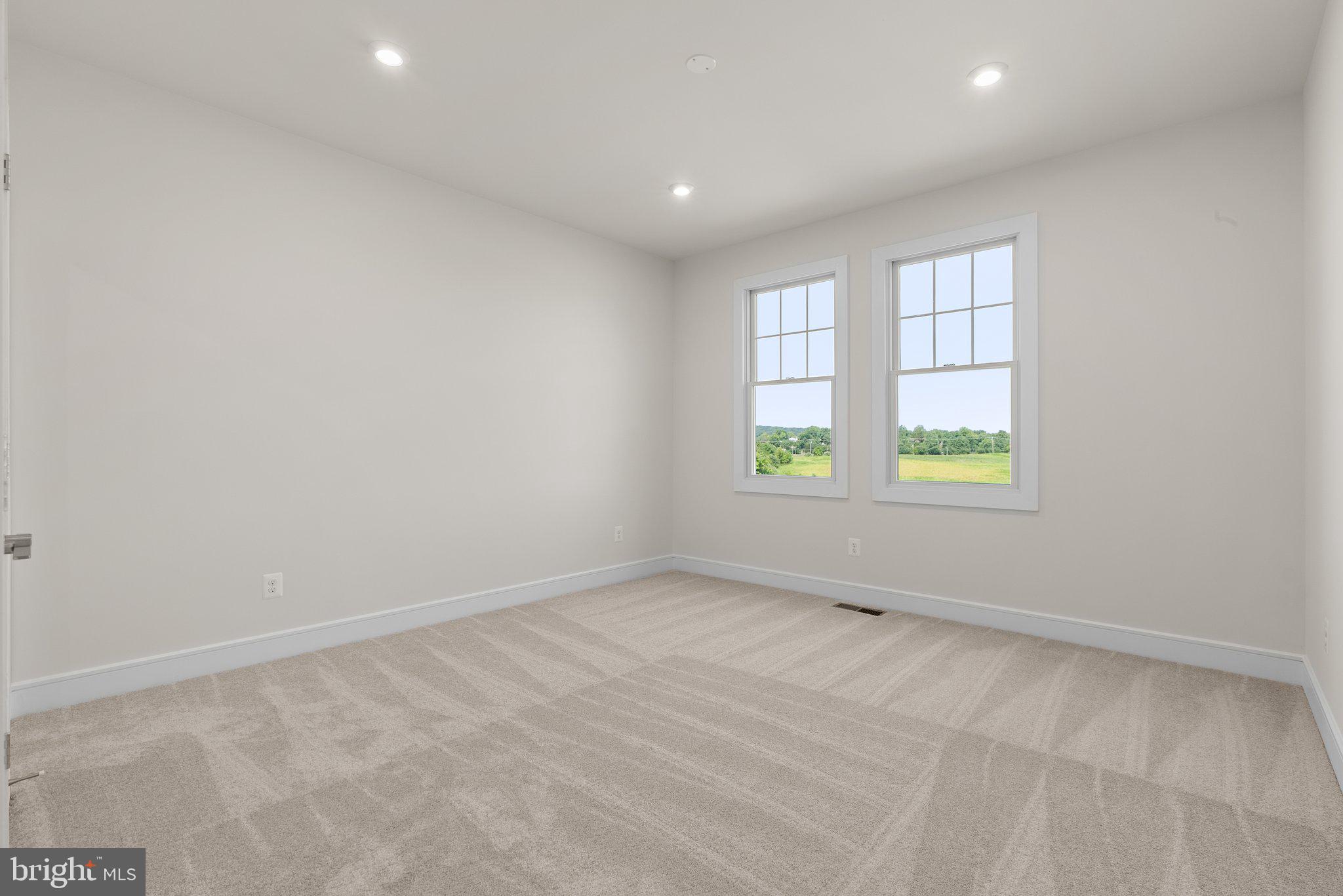 1002 Kalaris Pl SE