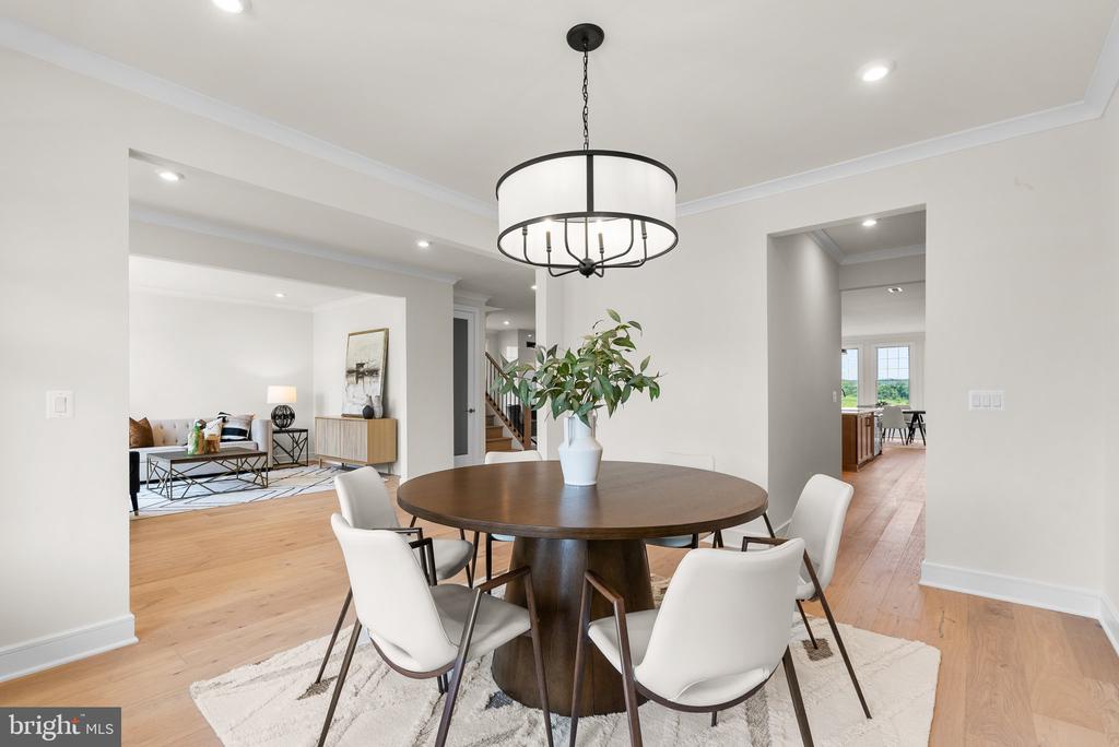 1002 Kalaris Pl SE