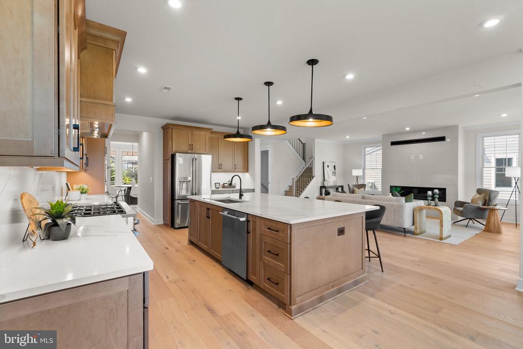 1002 Kalaris Pl SE