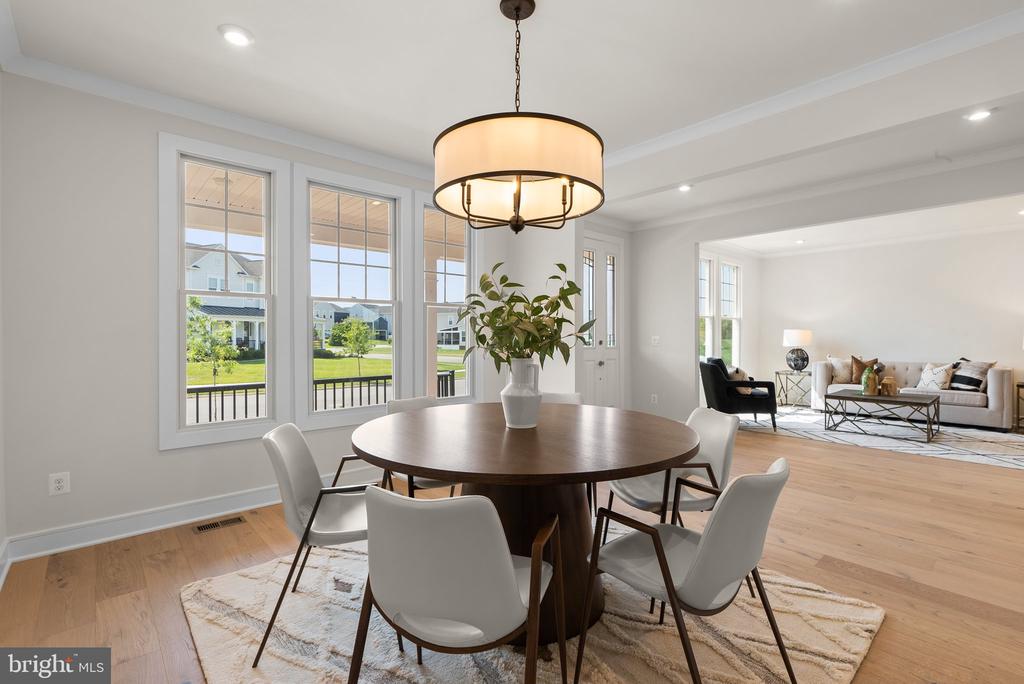 1002 Kalaris Pl SE