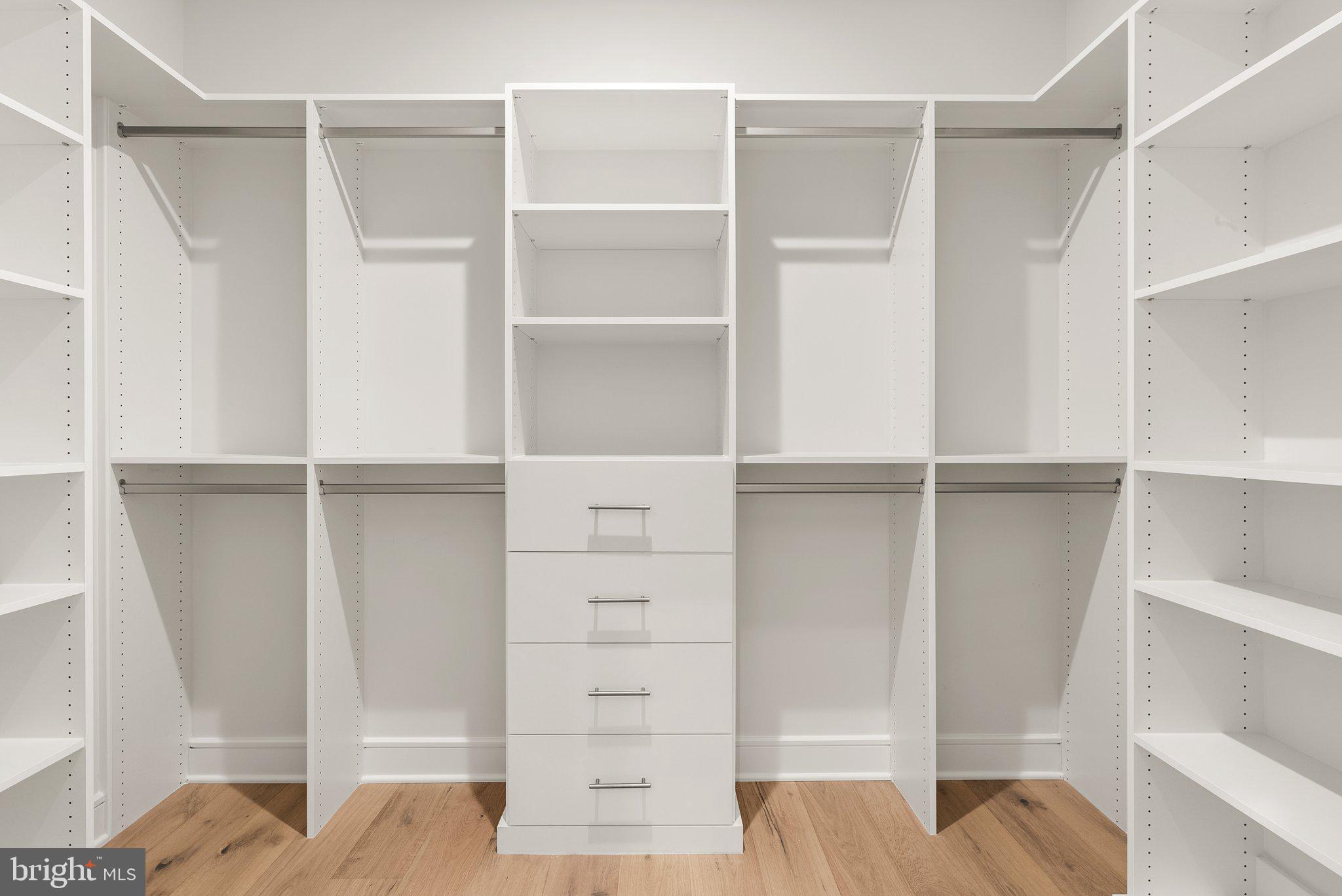 1002 Kalaris Pl SE