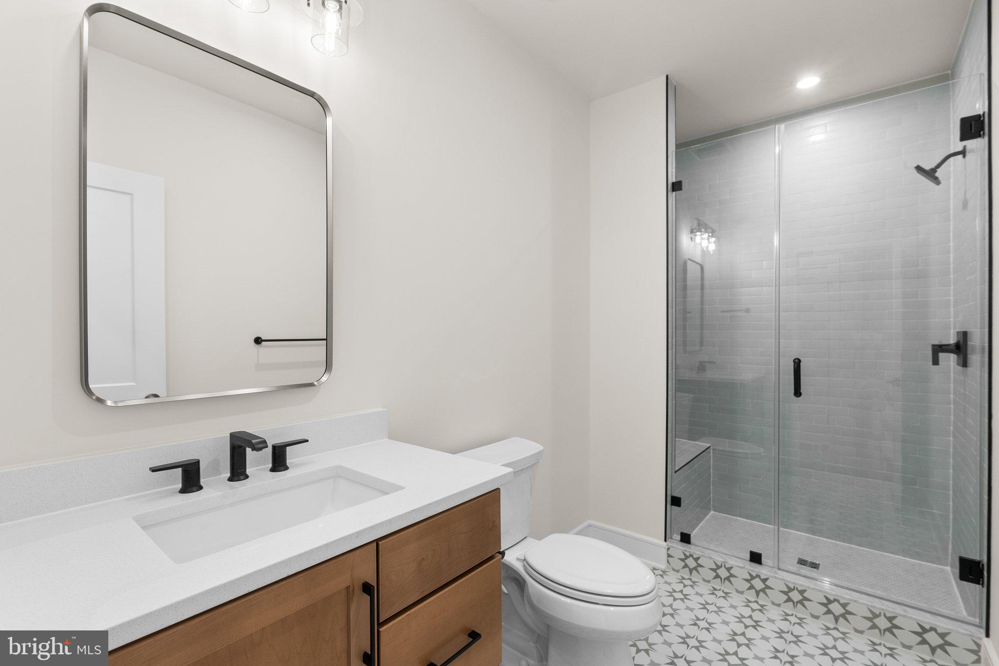 1002 Kalaris Pl SE