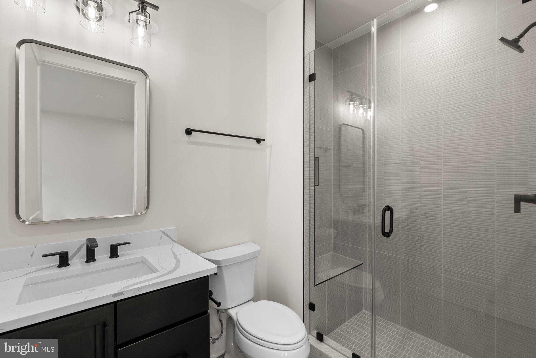 1002 Kalaris Pl SE
