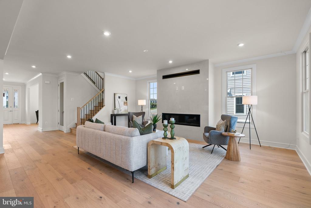1002 Kalaris Pl SE